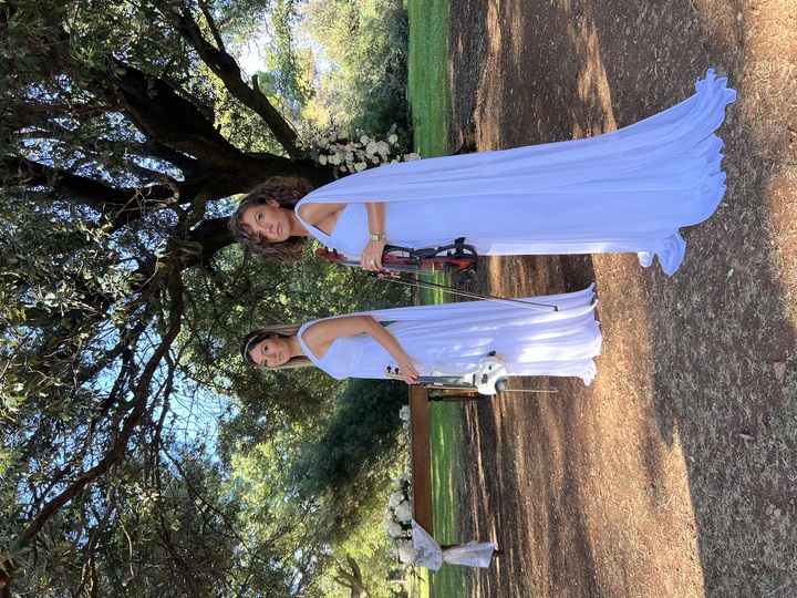 The Two Violins - performance photo 1