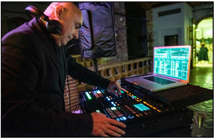 DJ Maurice - performance photo 4