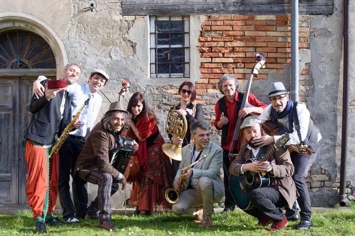 Gypsy Jazz Orchestra - performance photo 6