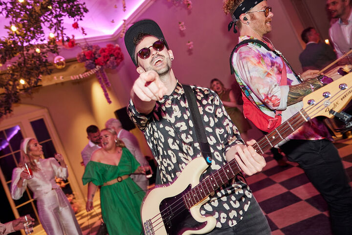ROAMEO - performance photo 1