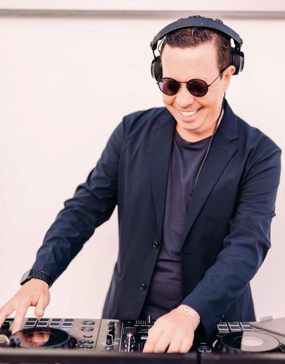 DJ Capri Grooves - performance photo 13