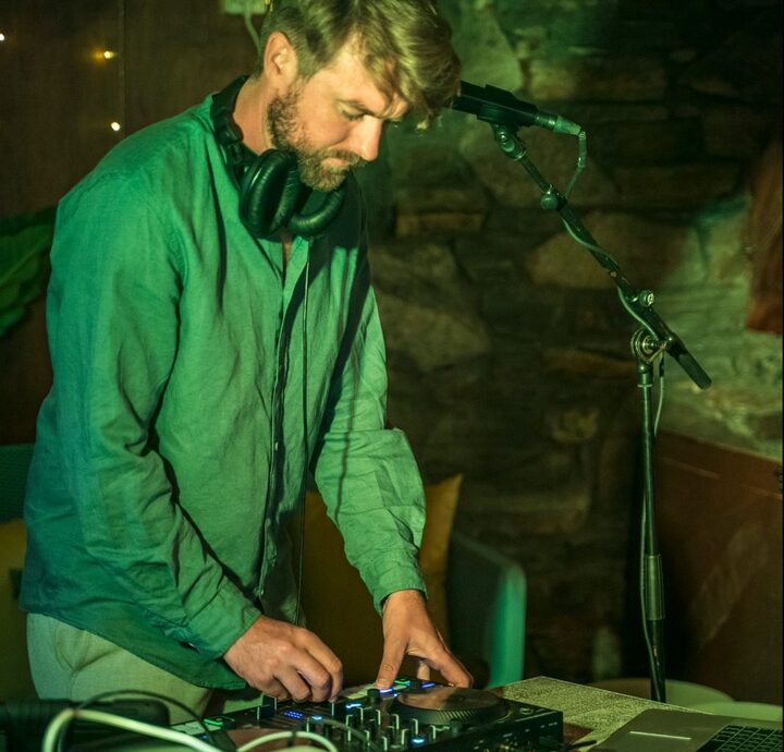 SonicStrum DJ - performance photo 1