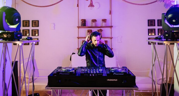 DJ Otsis - performance photo 11