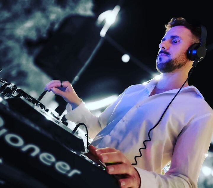 DJ Otsis - performance photo 5