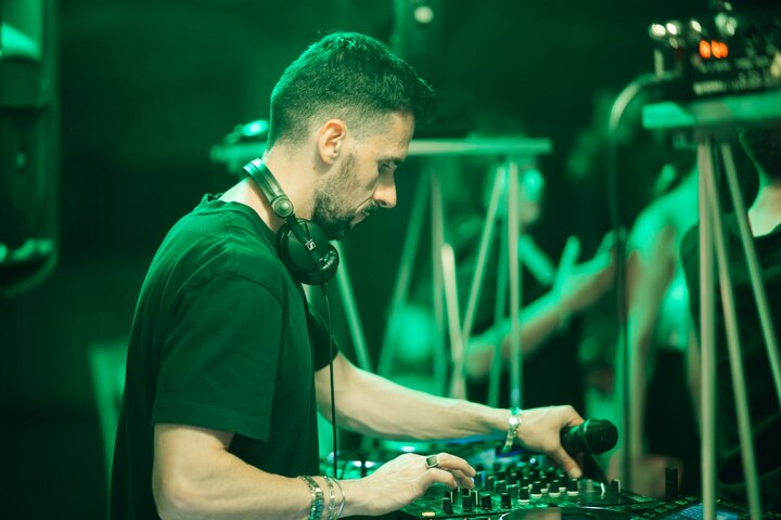 DJ Otsis - performance photo 7