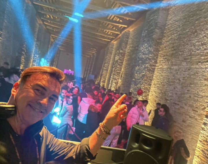 The Venice DJ - performance photo 6