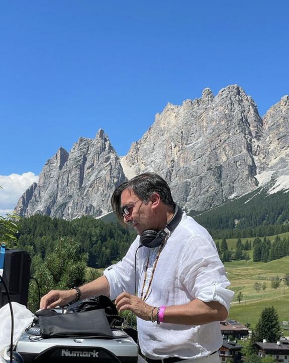 The Venice DJ - performance photo 1
