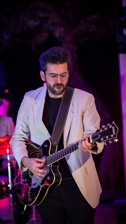 One More Time - performance photo 5