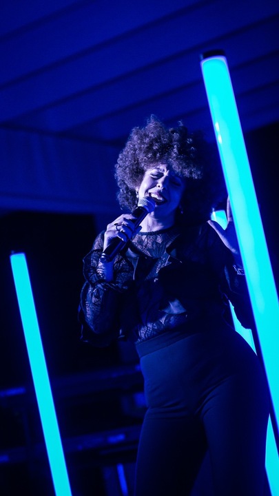 One More Time - performance photo 24