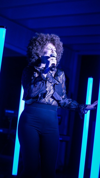 One More Time - performance photo 23