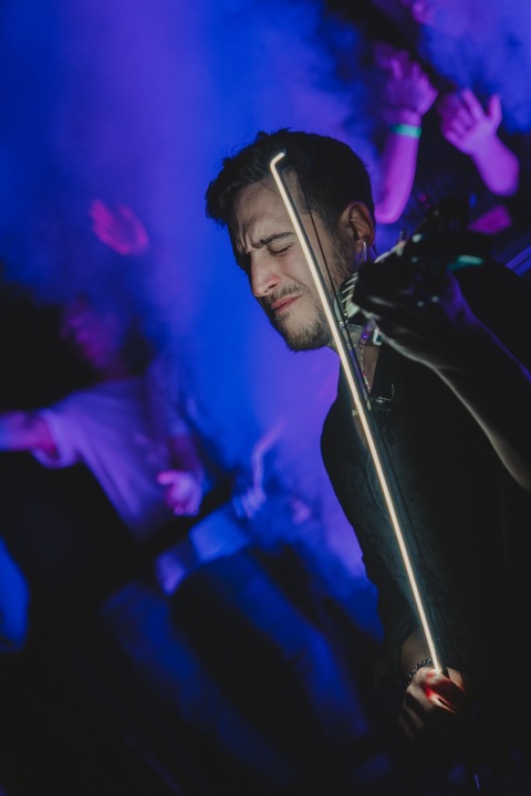 The LED Violinist - performance photo 20