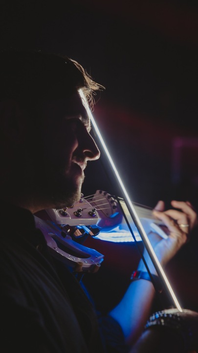The LED Violinist - performance photo 25