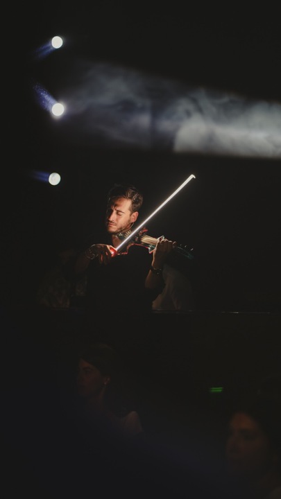 The LED Violinist - performance photo 15