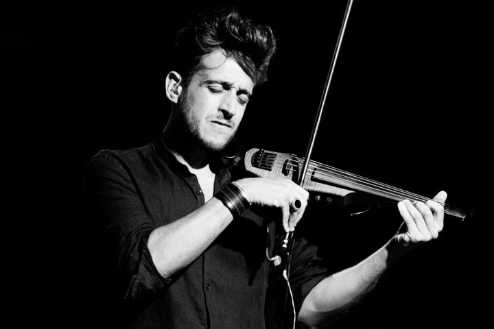 The LED Violinist - performance photo 24