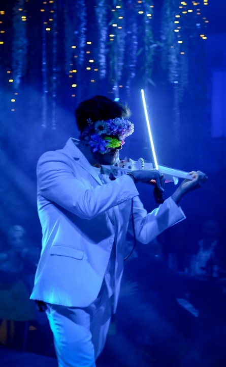 The LED Violinist - performance photo 2