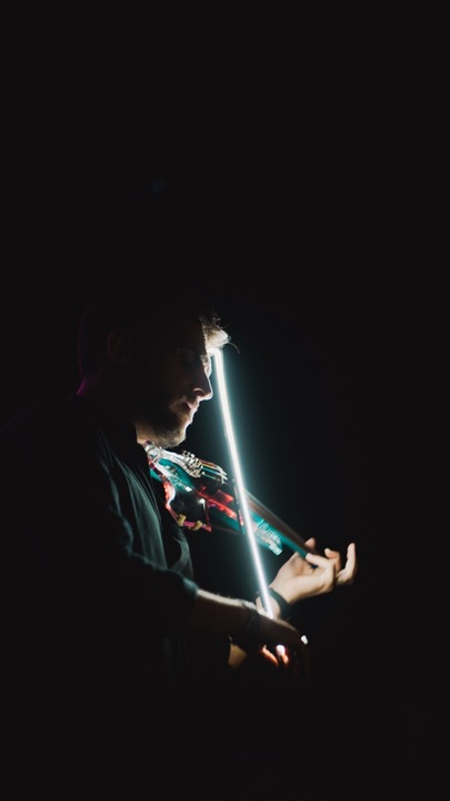 The LED Violinist - performance photo 14