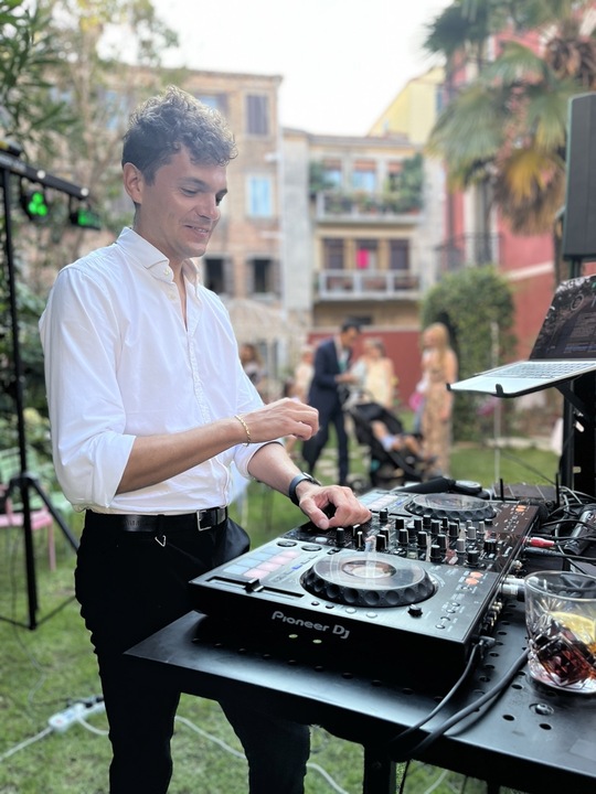 Serenissima DJ - performance photo 9