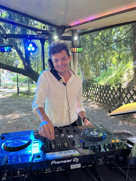 Serenissima DJ - performance photo 1