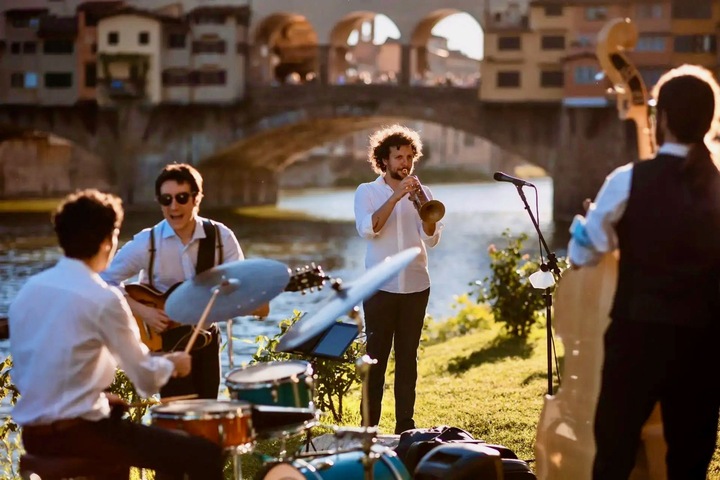 Tuscan Smooth Grooves - performance photo 1