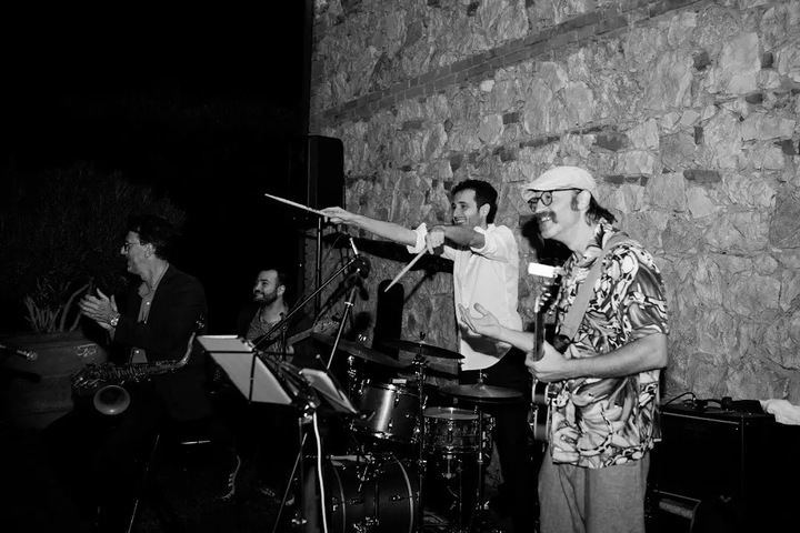 Tuscan Smooth Grooves - performance photo 5