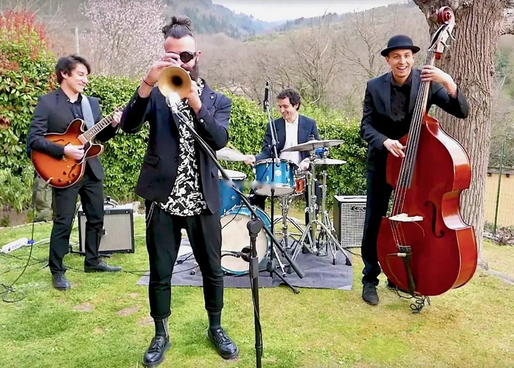 Tuscan Smooth Grooves - performance photo 8