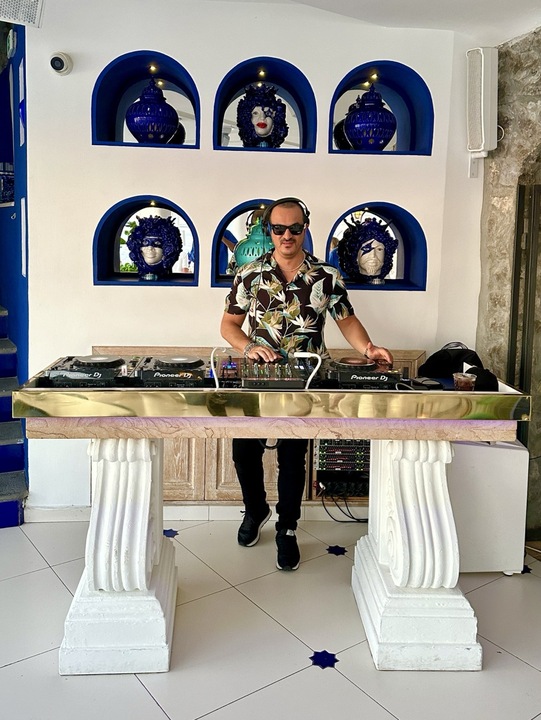Amalfi Coast DJ - performance photo 2
