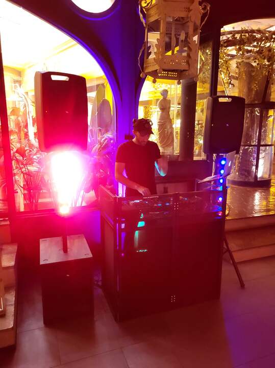 DJ Charlie - performance photo 2