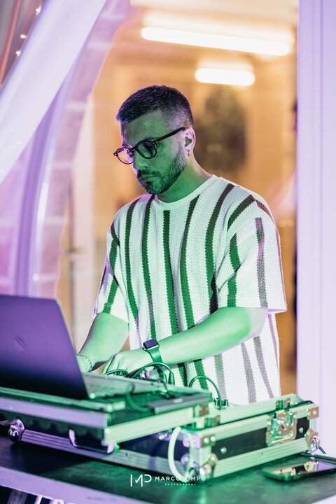 Neon Beats - performance photo 2