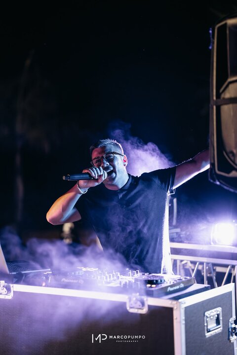 Neon Beats - performance photo 3