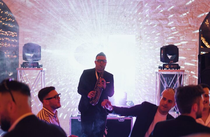 Neon Beats - performance photo 4