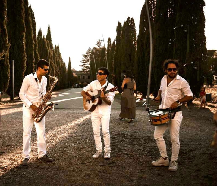 Sunset Roamers - performance photo 1