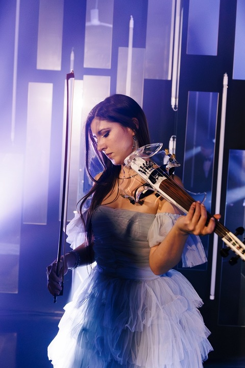 Luminosity - performance photo 7