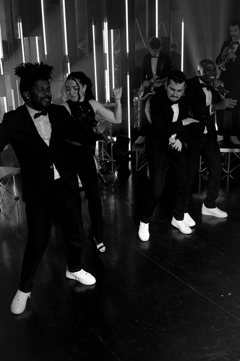 Luminosity - performance photo 4