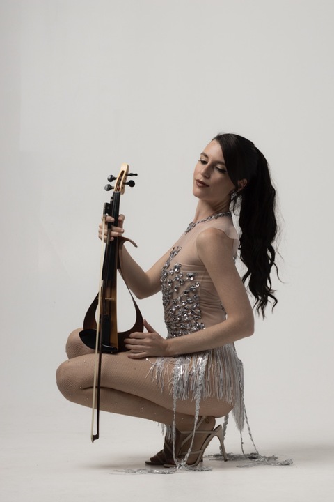 Sardinia Violinist - performance photo 3