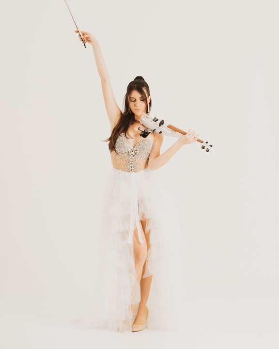 Sardinia Violinist - performance photo 11