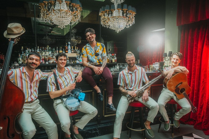 The Showmen - performance photo 3