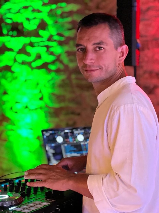 DJ Sereno - performance photo 1
