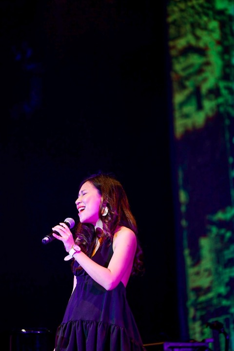 Golden Hour - performance photo 11