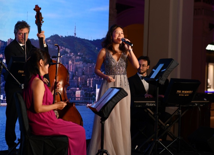 Golden Hour - performance photo 3