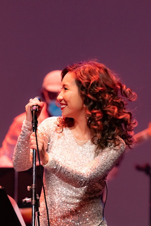 Golden Hour - performance photo 8