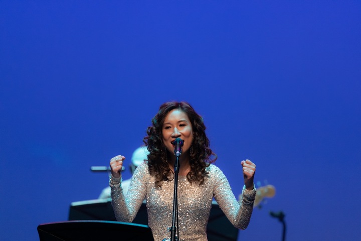 Golden Hour - performance photo 10