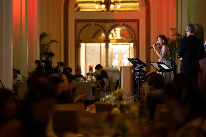 Golden Hour - performance photo 15