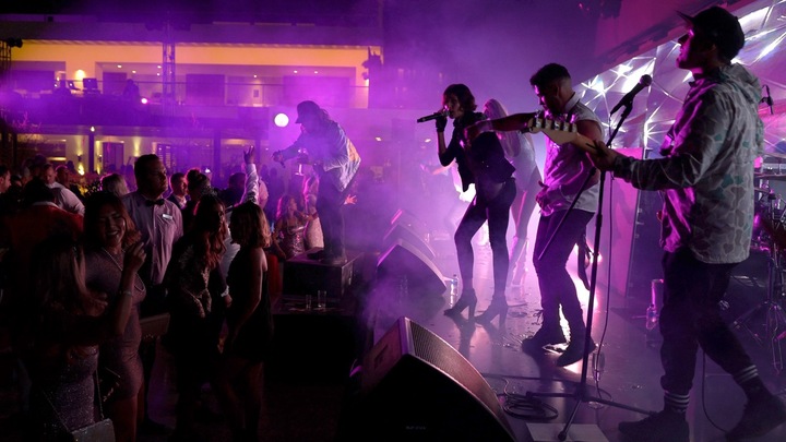 Groove Shakers - performance photo 12