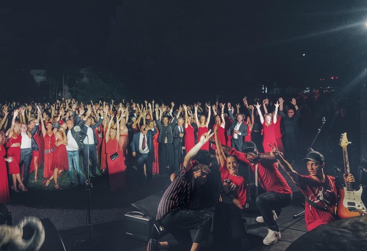 Groove Shakers - performance photo 9