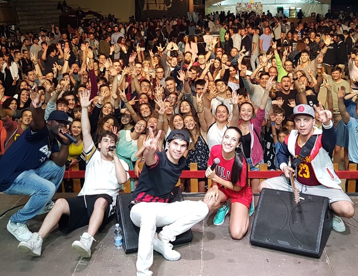 Groove Shakers - performance photo 5