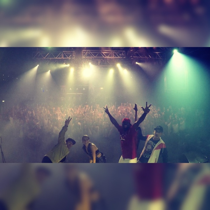 Groove Shakers - performance photo 2