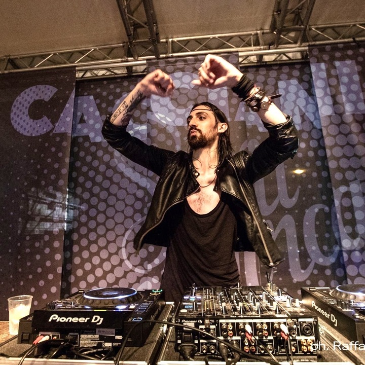 DJ Magnifiko - performance photo 6