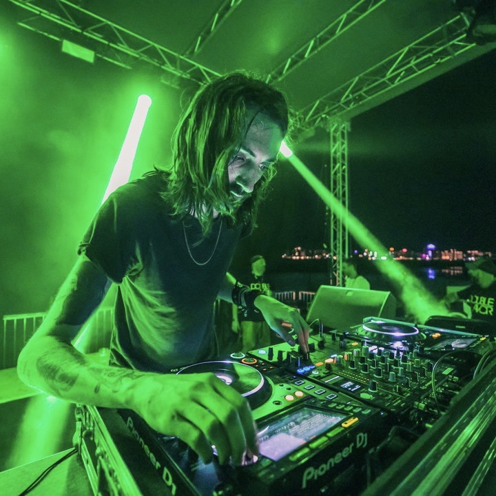 DJ Magnifiko - performance photo 9