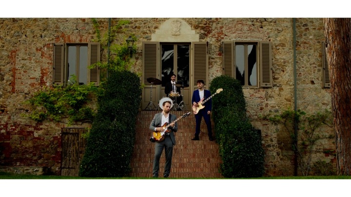 Vespa Dreams - performance photo 1
