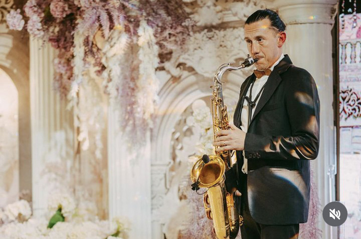 Ragazzo on Sax - performance photo 10